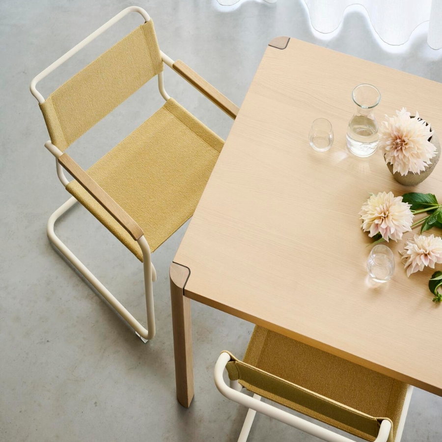 THONET Stahlrohr-Freischwinger S 34 V mit Armlehnen | Sitz u. Rücken Stoffmuster | Gestell perlweiß