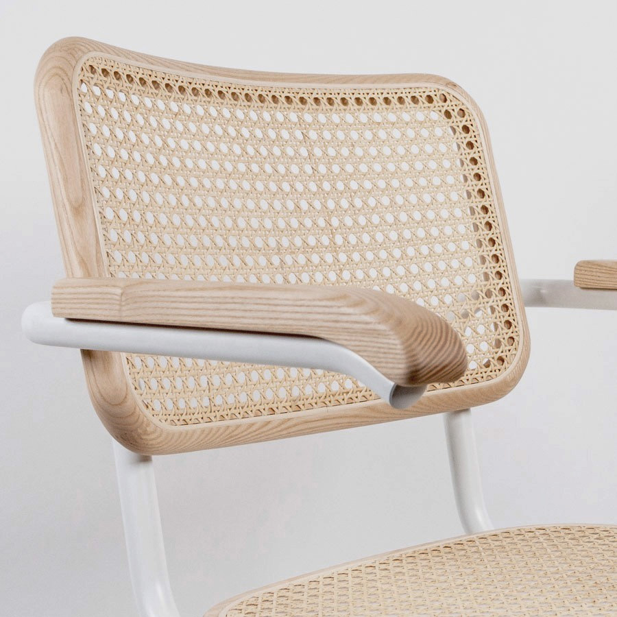 Lagerabverkauf: THONET S 64 V | Esche Pure Materials | Stahlrohr-Freischwinger | Gestell weiß