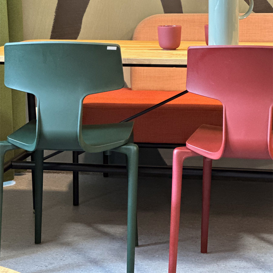 Bejot Split SP215 Vierfuß Kunststoffstuhl | Outdoor geeignet | Kantinenstuhl | Konfigurator