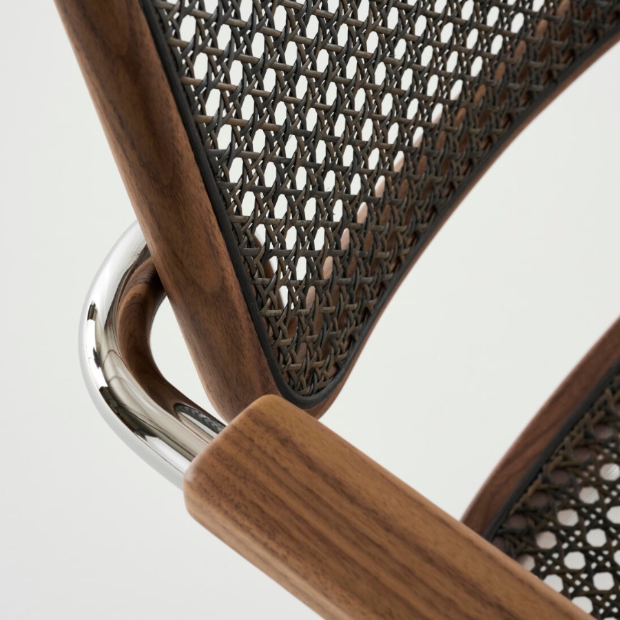 THONET S 64 V | Dark Melange Nussbaum Pure Materials | Stahlrohr-Freischwinger | Gestell verchromt