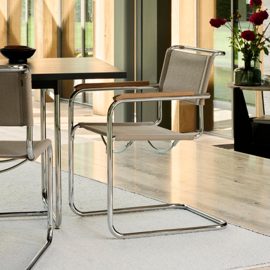 THONET Stahlrohr-Freischwinger S 34 V mit Armlehnen | Sitz u. Rücken Stoffmuster | Gestell chrom
