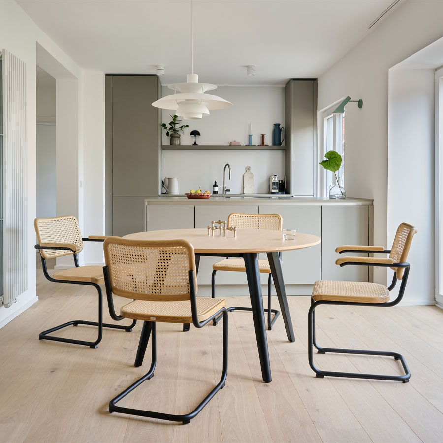 THONET 1545 Tisch | runde Platte | Tischplatte Eiche natur | Konfigurator