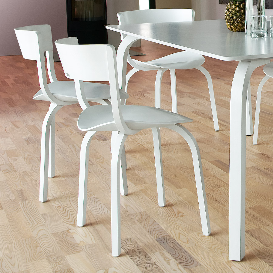 THONET 404 Holzstuhl ohne Armlehnen - Eiche weiß lasiert
