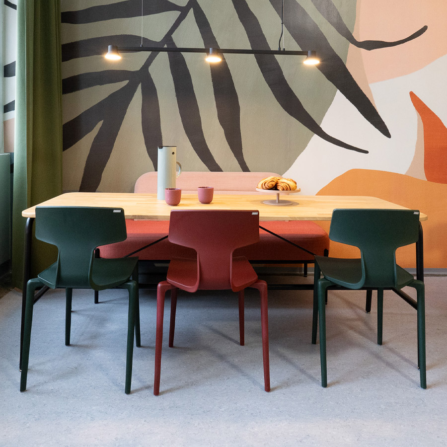 Bejot Split SP215 Vierfuß Kunststoffstuhl | Outdoor geeignet | Kantinenstuhl | Konfigurator