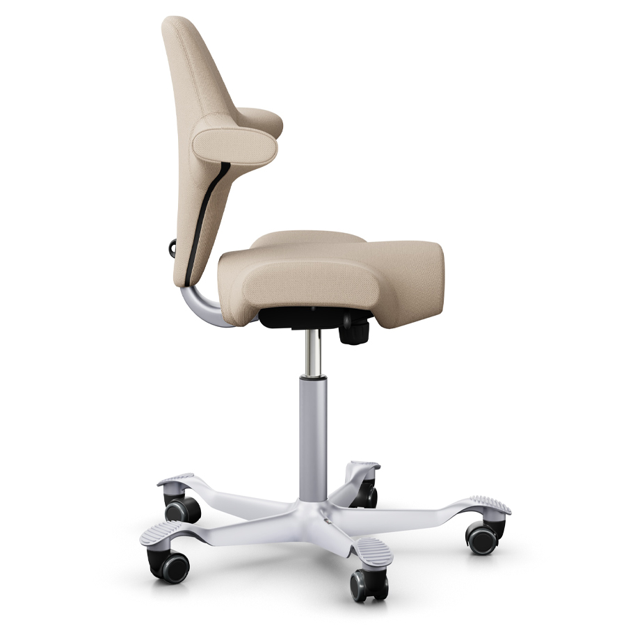 HAG CAPISCO 8106 Stoff Select hellbeige mit Sattelsitz - Gestell silber - Seite